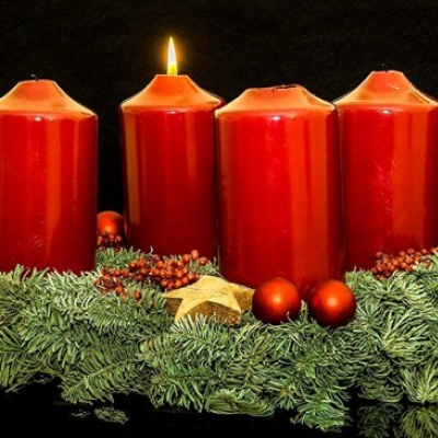 advent-wreath-1 lit