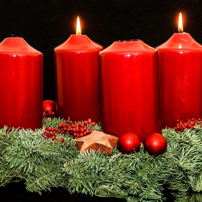 advent-wreath-2 lit
